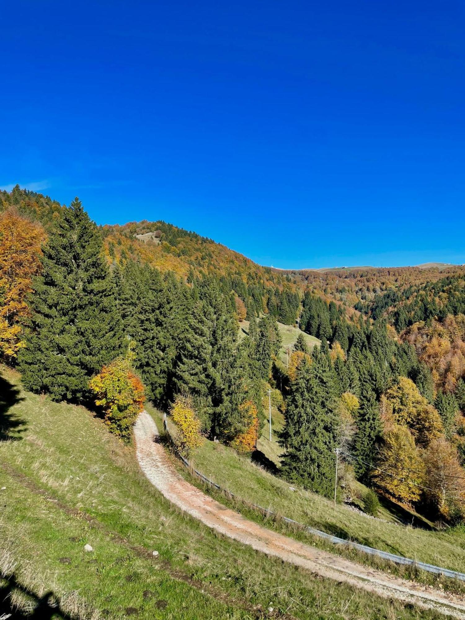 Casa Leon D'Oro Hotell Bosco Chiesanuova Exteriör bild